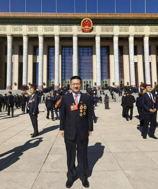 1746066388962670.png (官網、公眾號)濟源鋼鐵王洪杰榮獲“全國勞動模范”稱號112.png