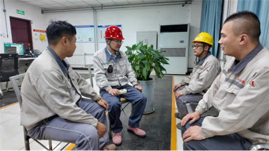 1746066512173139.jpg (官網、公眾號)濟源鋼鐵王洪杰榮獲“全國勞動模范”稱號663.jpg